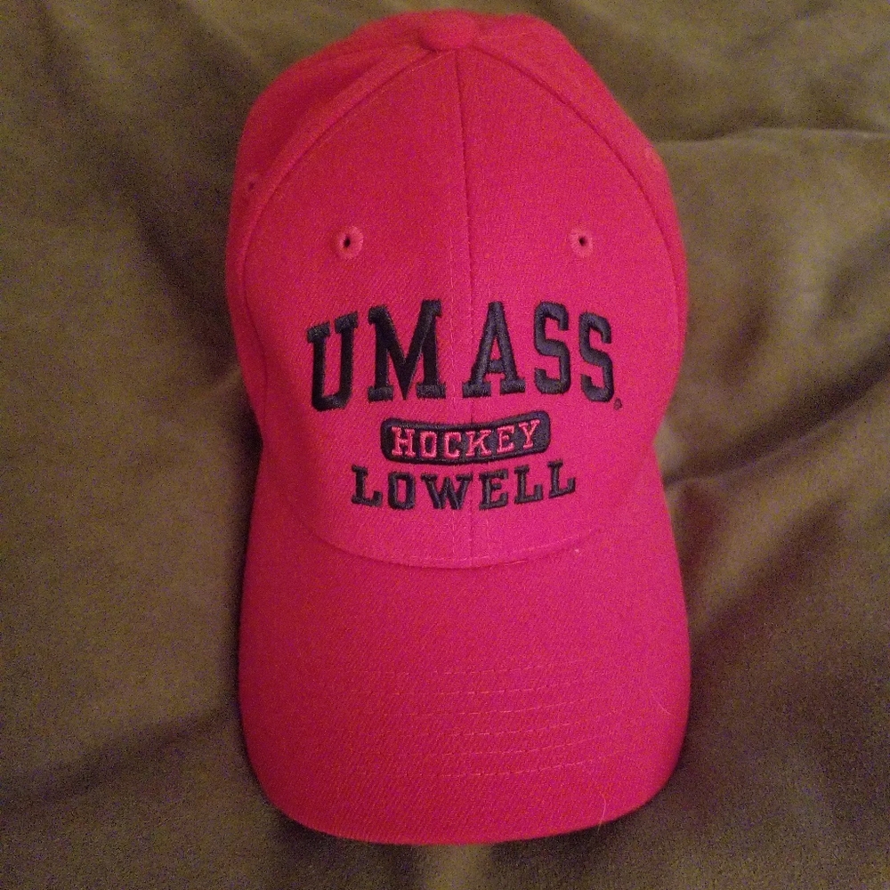 University of Massachusetts hat